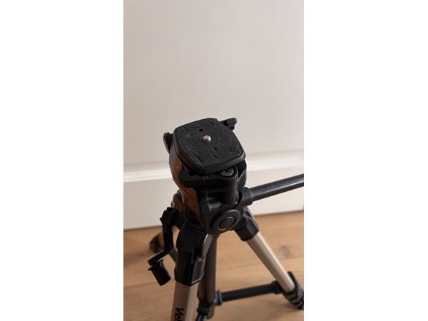 Velbon CX 444 tripod for photography or filmming