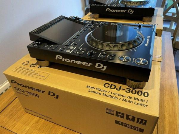 Pioneer CDJ-3000, Pioneer DJ DJM-A9,  Pioneer DJ DJM-V10