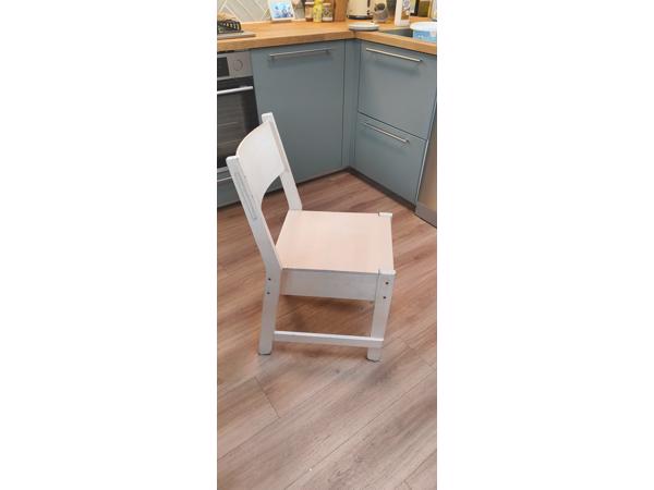 Ikea Lisabo + 2 houten stoelel Utrecht