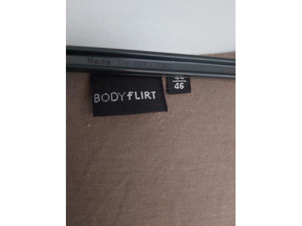 Bodyflirt stretchy jurk met kant 44/46