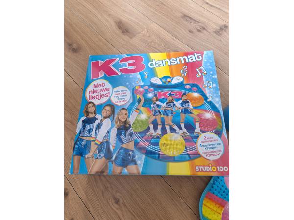 K3 dansmat, microfoon en  jurkje (mt 116)
