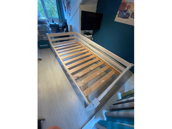 Bed 90 * 200