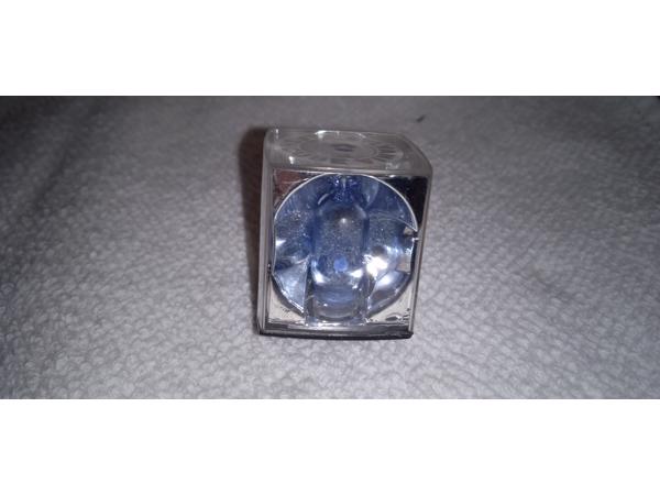 9 Sylvania Flash cubes