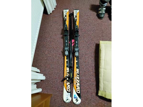 Complete ski set met helm en schoenen