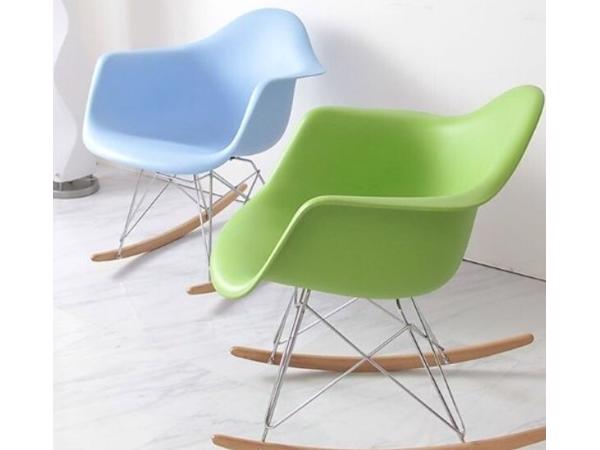 RAR design schommelstoel, keuze uit verschillende kleuren
