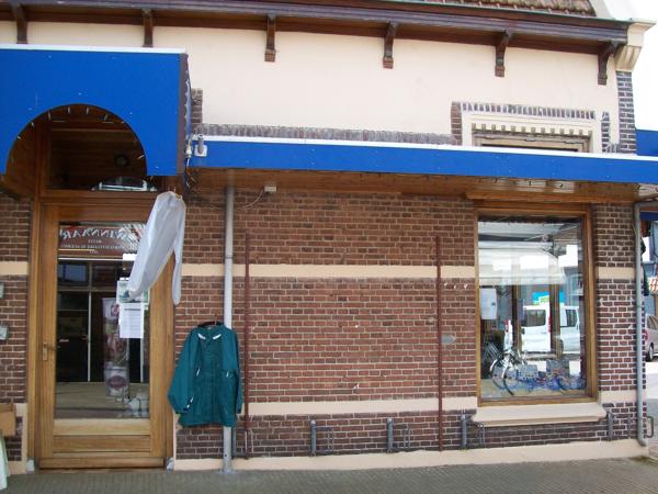 TEKOOP Akkrum CENTRUM  A1 DEGELIJK KARAKTERSTIEK HOEK WOON e