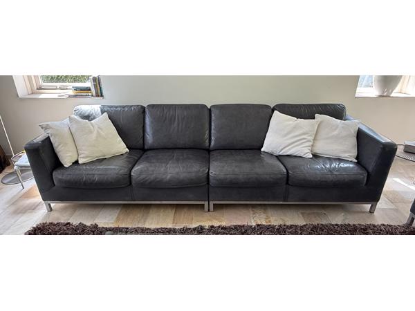Leren blauwe bank