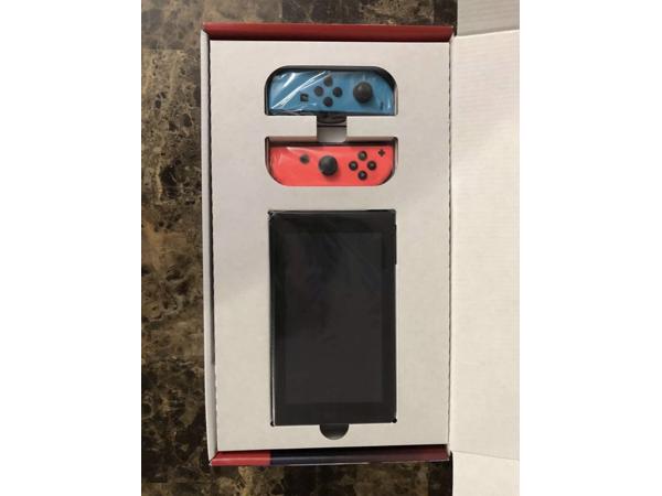 Nintendo Switch ! NIEUWSTAAT &amp; GRATIS SPEL ERBIJ GELEVERD