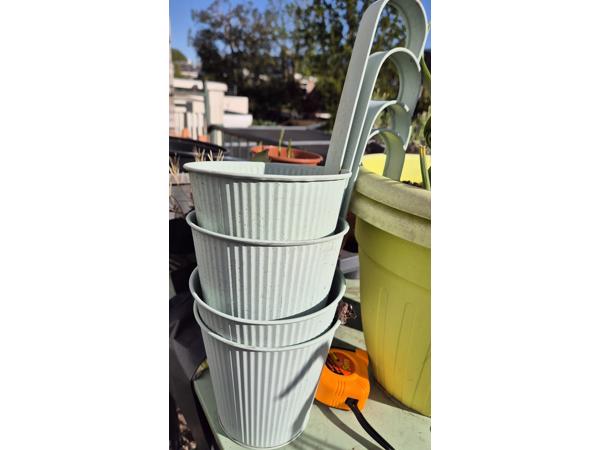 Ronde planten etagère + kleine hangbakjes