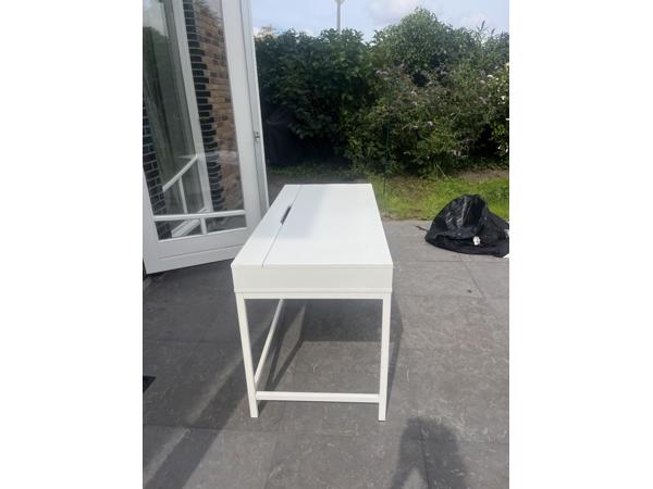 White Ikea Office Desk with Drawers