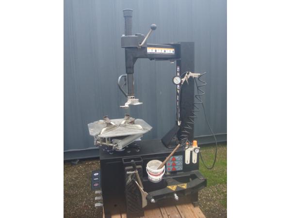 Autobanden motorbanden demonteer apparaat HBM