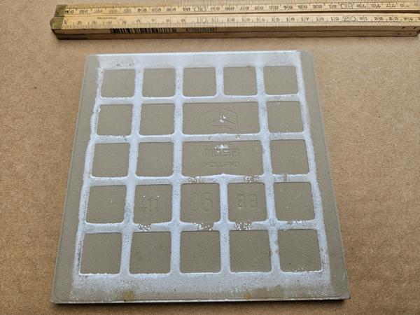 29 lichtgrijze vloertegels 14,6 x14,6