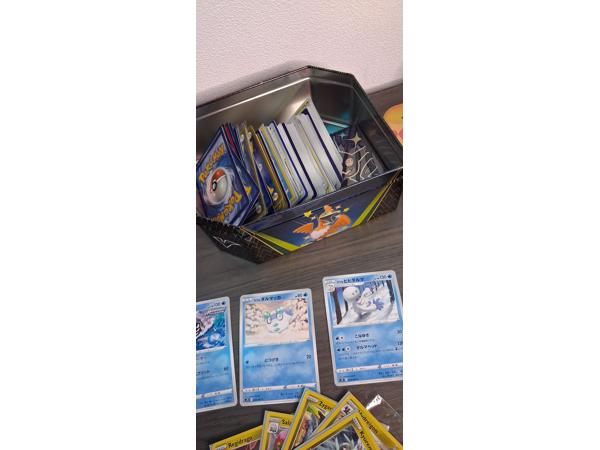 Bulk Pokémon kaarten uit verschillende series