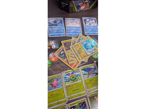Bulk Pokémon kaarten uit verschillende series