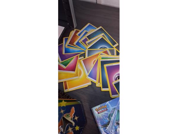 Bulk Pokémon kaarten uit verschillende series