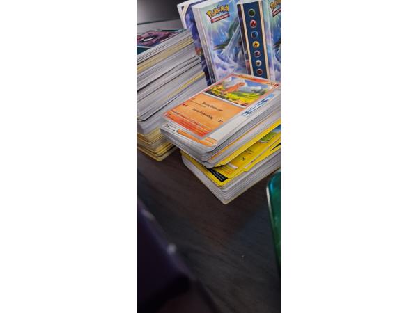 Bulk Pokémon kaarten uit verschillende series