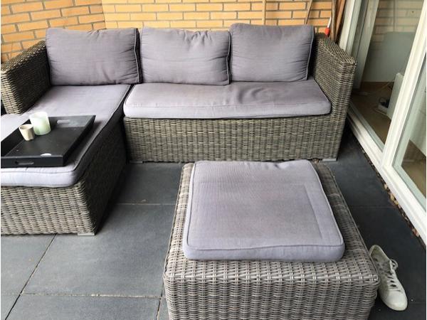 Tuinset  2x bankje plus hocker,