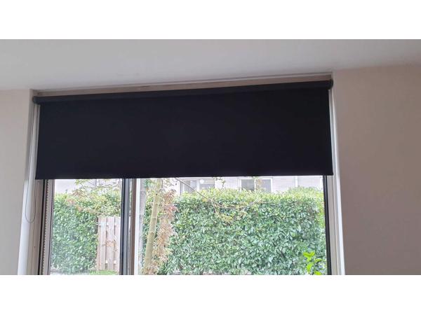 Rolgordijnen, verduisterend,  slechts 1jr oud