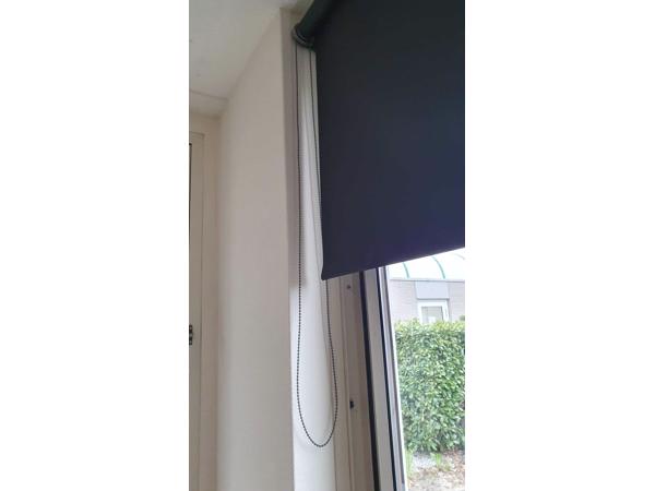 Rolgordijnen, verduisterend,  slechts 1jr oud