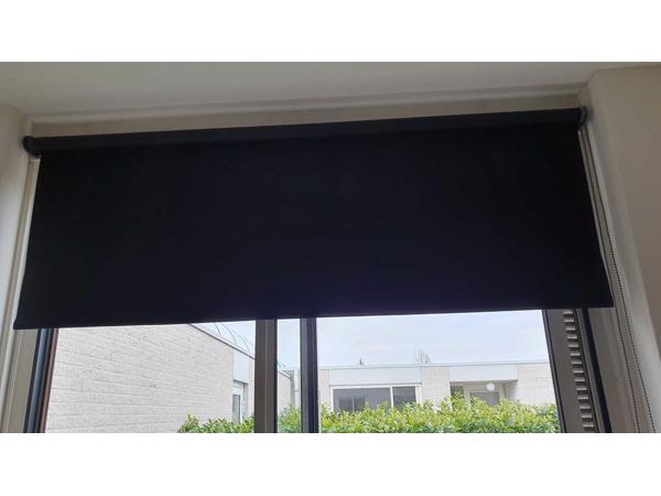 Rolgordijnen, verduisterend,  slechts 1jr oud