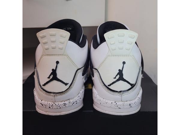 Jordan 4 DIY.