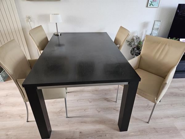 Eettafel met 4 stoelen