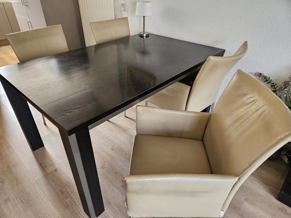 Eettafel met 4 stoelen