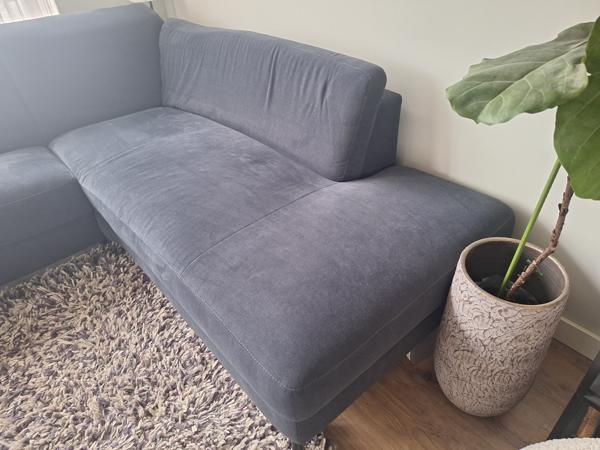 Ruime grijs/blauwe hoekbank