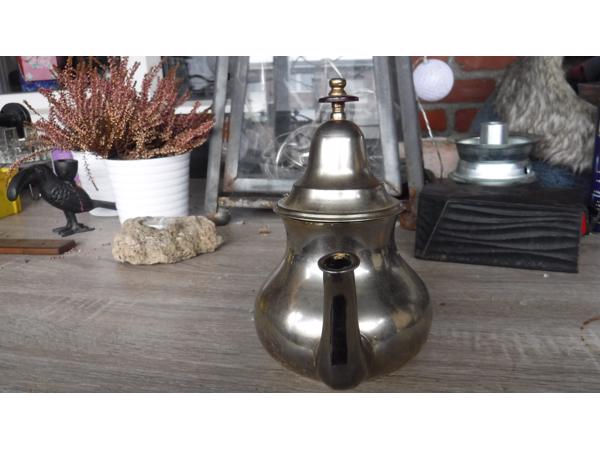 Handgeslagen vintage Afrikaanse theepot W