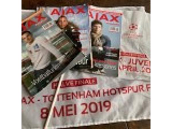 Ajax Magazines en Ajax vlaggetjes