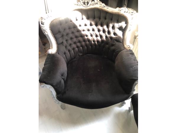 2 stoelen met voetenbankje