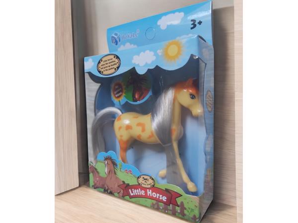 LG Little horse speelpaard geel oranje grijze haren camoufla