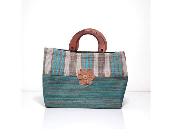 handtas met houten handvatten