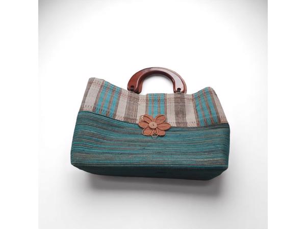 handtas met houten handvatten