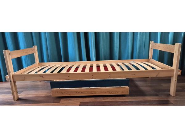 Houten LifeTime bed (200 x 90 cm) + opberglade