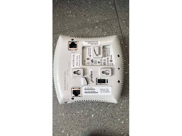 7 Aruba IAP105 wifi accesspoints