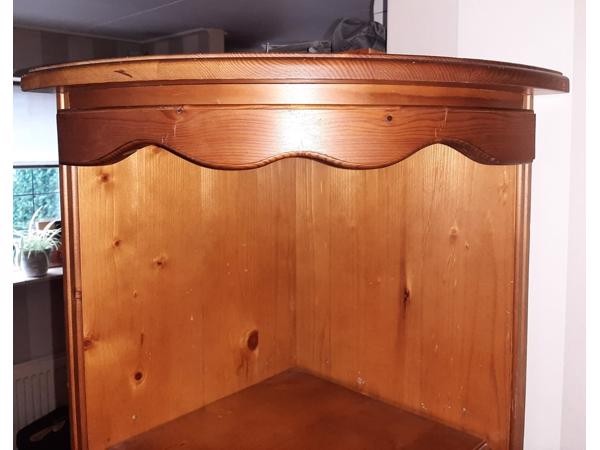 Set grenen hoekkastjes