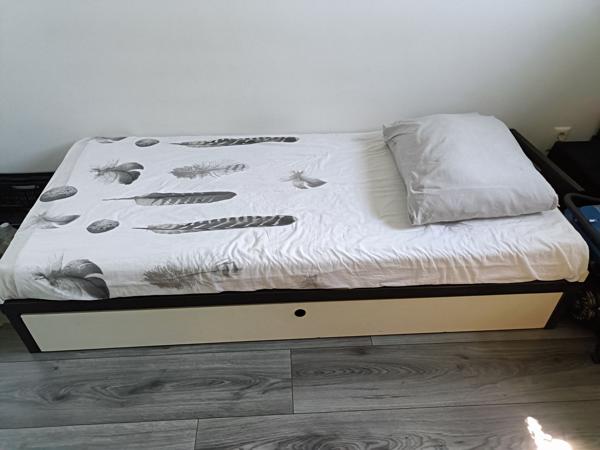 Eenpersoons bed met handige opberglade matras afmeting 190x80