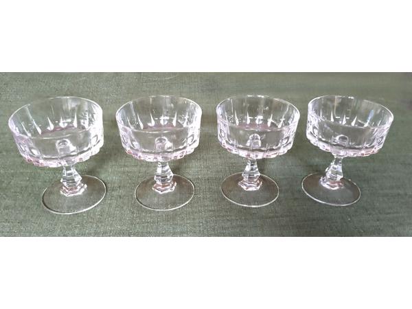 Kristal 5 borrelglazen en 4 advocaatglazen