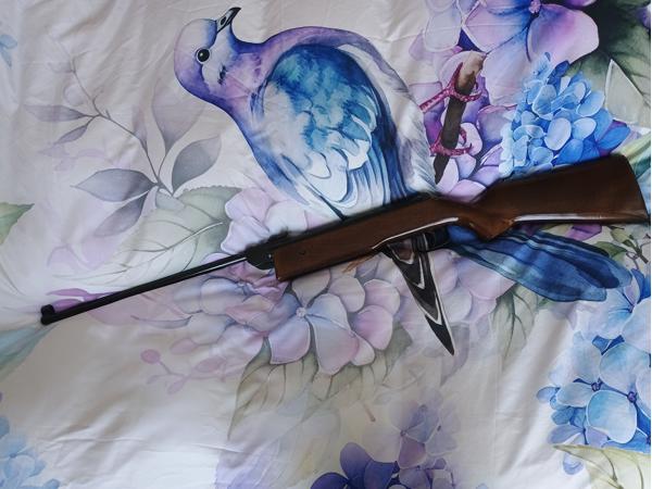 Norica 61, cal. 4,5mm met houten kolf.