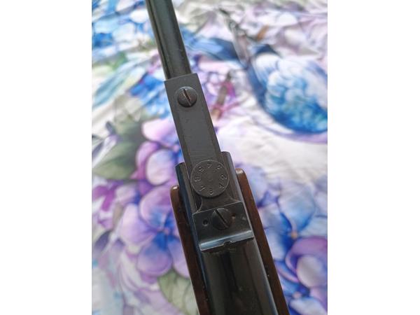 Norica 61, cal. 4,5mm met houten kolf.