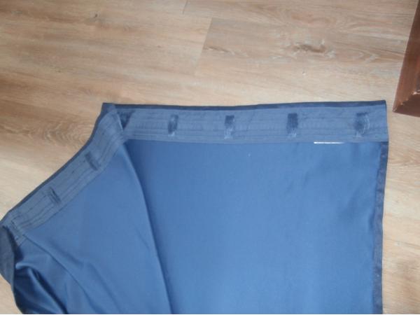 Te koop aangeboden blauwgordijn