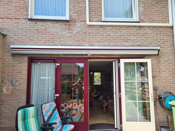 Eletrice zonnescherm 450 breed uitval 250 oranje werk uitste