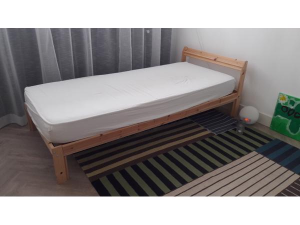 Houten bed