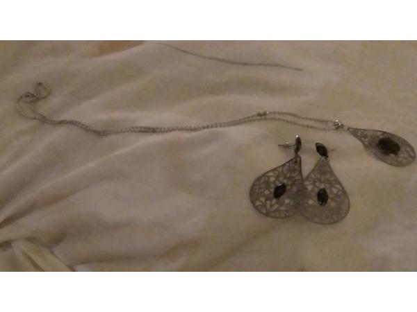 Verschillende sieraden 15 ero per stuk