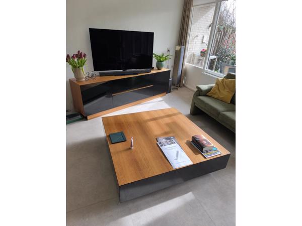 TV kast en bijhorende salontafel