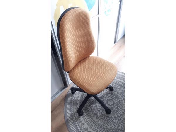 Bureaustoel zwart met oranje/lichtgele bekleding
