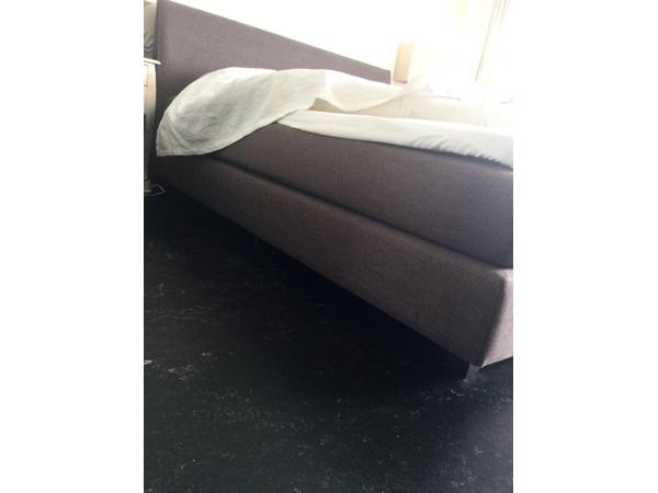 Bed 180*220 box spring