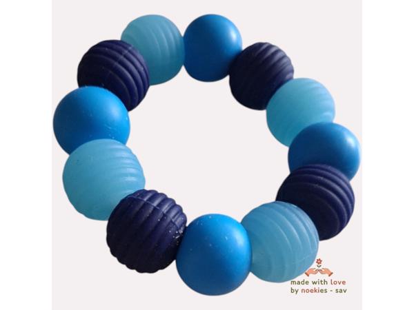 Noekies Handgemaakte Bijtring blauw lichtblauw - Nieuw!