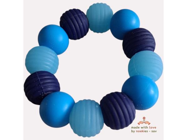 Noekies Handgemaakte Bijtring blauw lichtblauw - Nieuw!